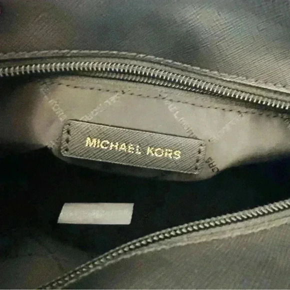 Michael Kors XS Jet Set Travel Carryall Top Zip Tote Black - Picture 8 of 9